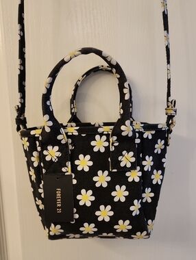 NEW Forever 21 Distressed Black Canvas Open Top Daisy Handbag/Crossbody Bag